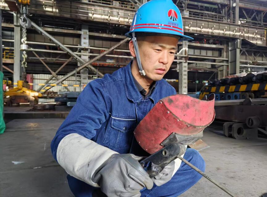 直擊檢修！高溫“烤”驗下的鋼鐵硬漢